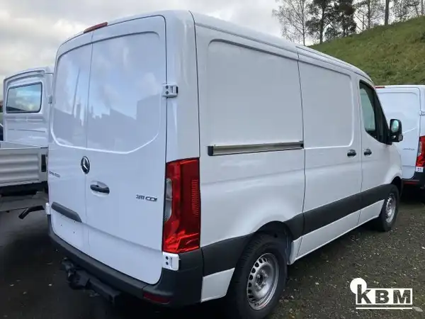 MERCEDES-BENZ SPRINTER (2/11)